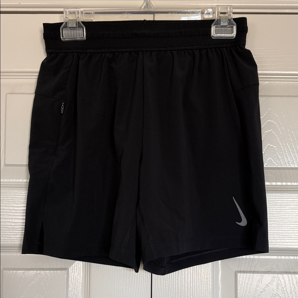 Nike Men’s Black Small Athletic Yoga Shorts with Reflective Swoosh